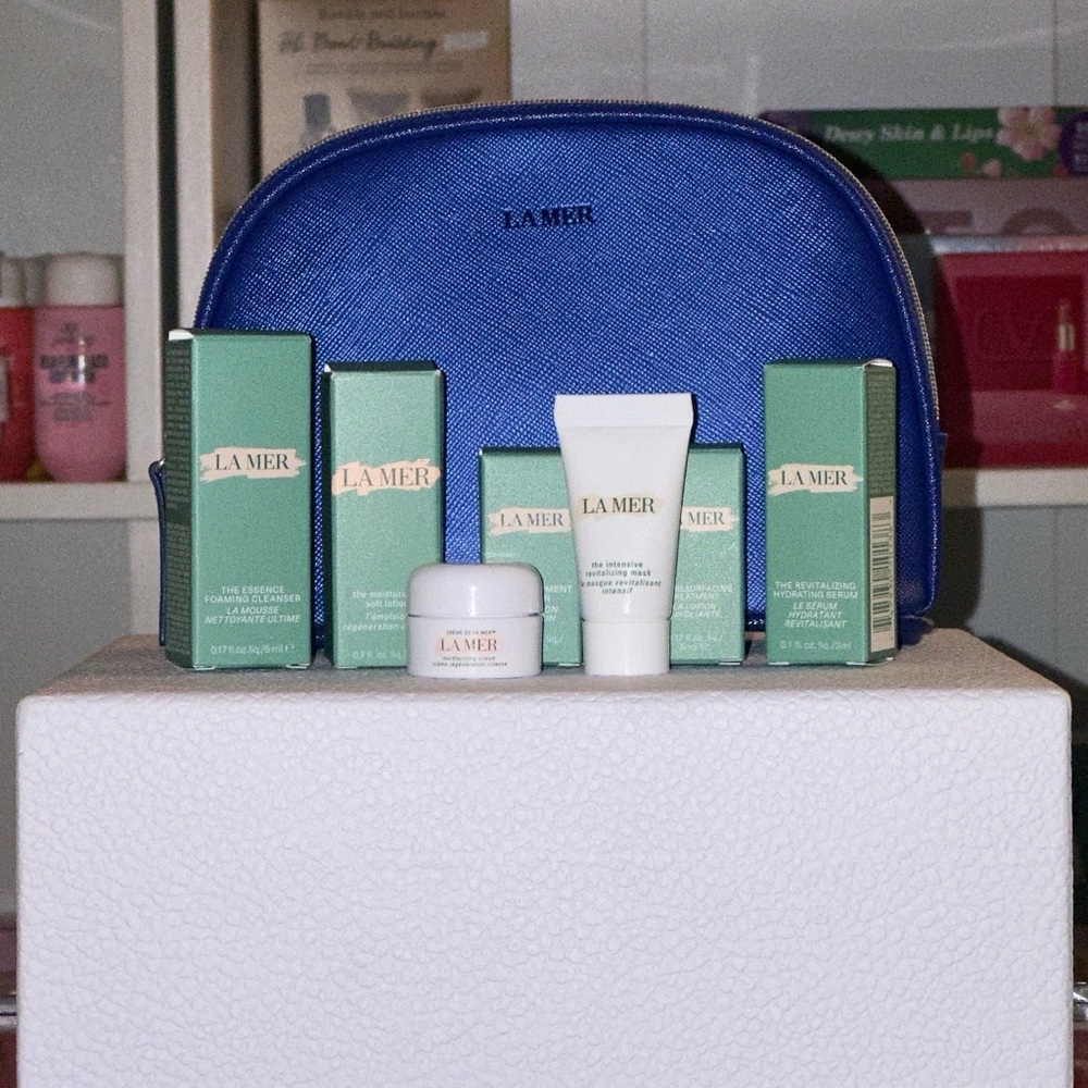 La Mer Skincare Collection Bundle with Blue Pouch